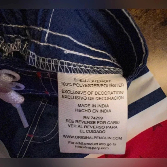 Penguin by Munsingwear boys patriotic swim trunks/board shorts. Size: L (14/16) - Picture 9 of 10